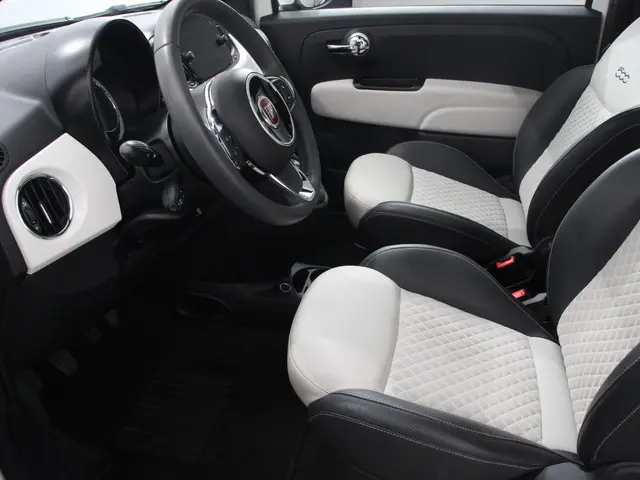 Fiat 500 1.0 Hybrid Dolcevita 2022 Benzine 9