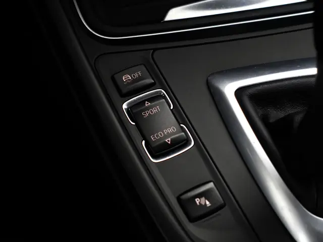 BMW 3 Serie 320i M Sport Aut- 2012 Benzine 14