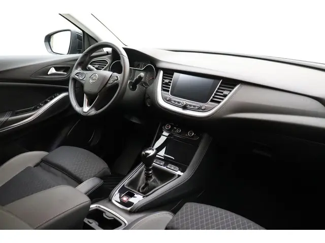 Opel Grandland X 1.2 Turbo Innovation 2018 Benzine 3