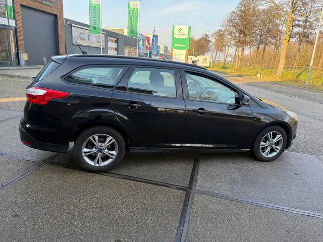 Ford Focus Wagon 1.0 EcoBoost Edition 2014 Benzine 4