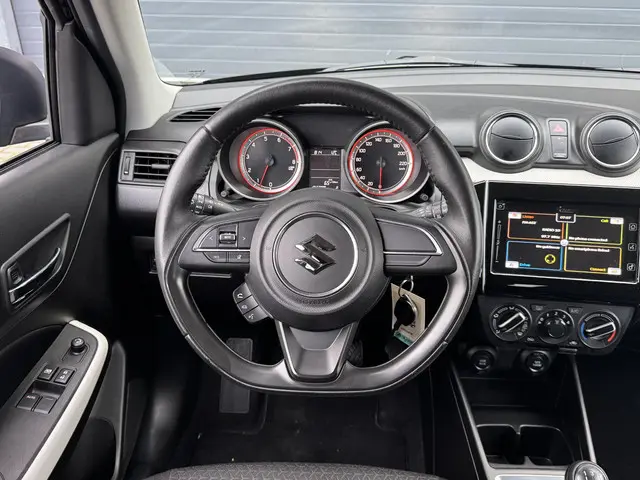 Suzuki Swift 1.2 SELECT 2019 Benzine 6