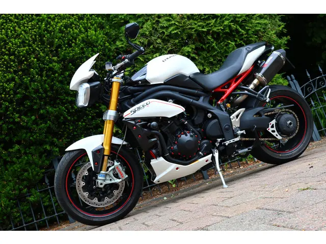 Triumph Speed Triple R 1050 ABS 2012 Benzine 3
