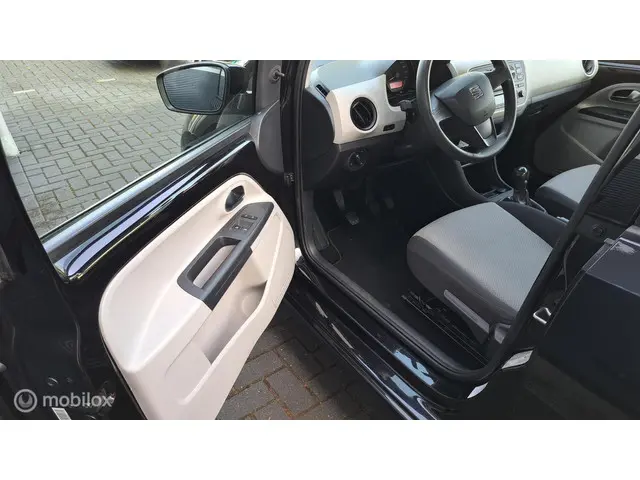 SEAT Mii 1.0 Style Sport 2015 Benzine 17