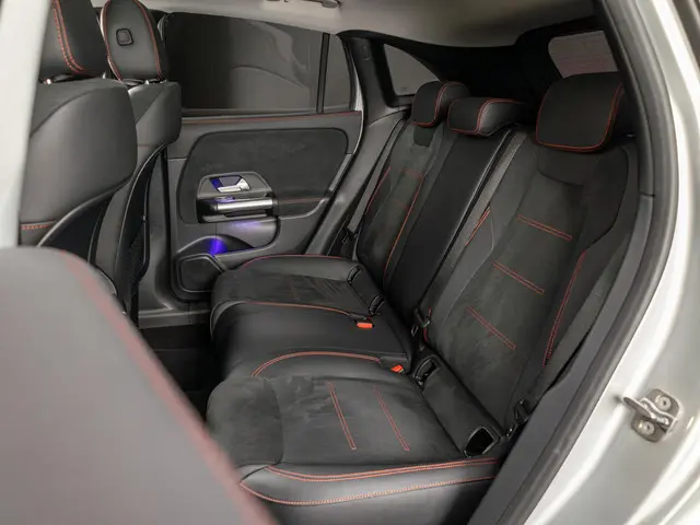 Mercedes-Benz GLA 250 e AMG Line 2023 Hybride Benzine 8