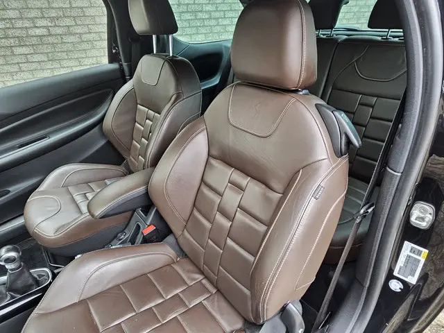 DS DS 3 1.2 PureTech Café Racer Leer/Camera 2019 Benzine 10