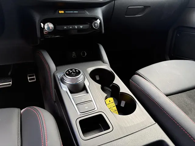 Ford Kuga 2.5 PHEV ST-Line X 2025 Hybride Benzine 17