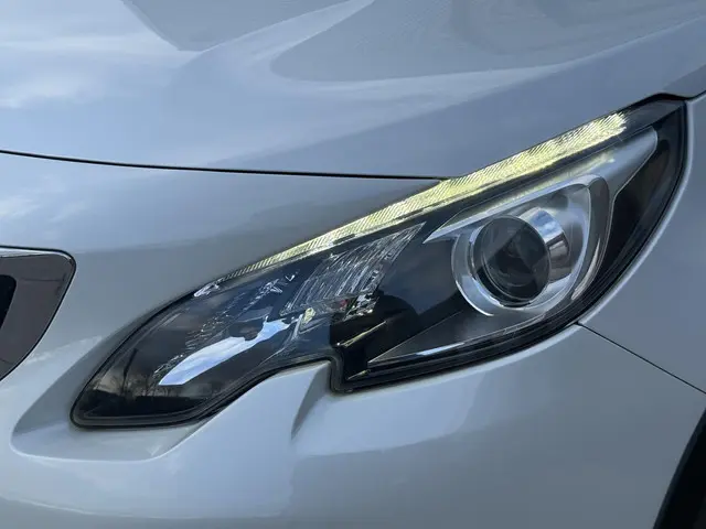 Peugeot 2008 1.2 PureTech Allure 2017 Benzine 33