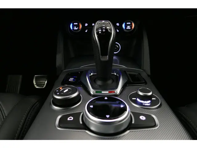 Alfa Romeo Stelvio 2.0 T AWD Veloce 2020 Benzine 24