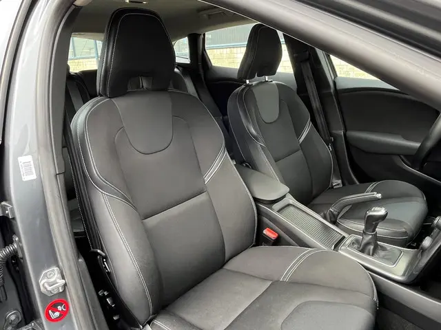 Volvo V40 2.0 T3 Momentum 2016 Benzine 30