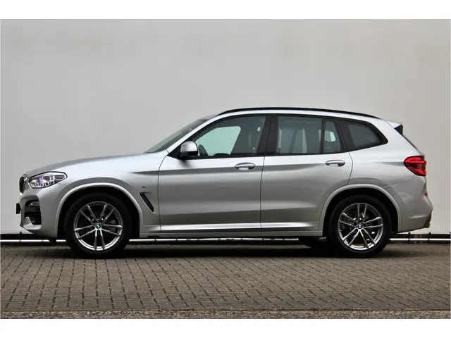 BMW X3 xDrive20i 2019 Benzine 7