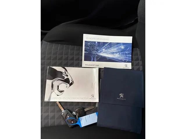 Peugeot 108 1.0 e-VTi Allure 2021 Benzine 16