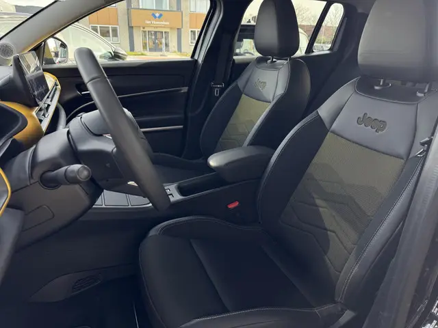 Jeep Avenger 1st Edition 54 kWh 2023 Elektrisch 4