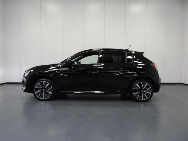 Peugeot e-208 2
