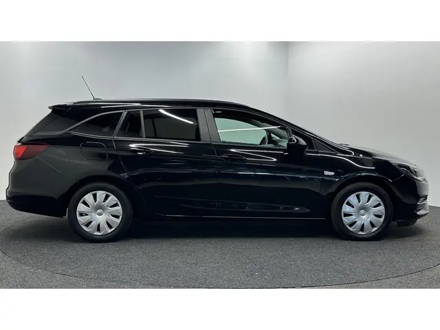 Opel Astra Sports Tourer 1.2 Blitz Edition 2020 Benzine 9