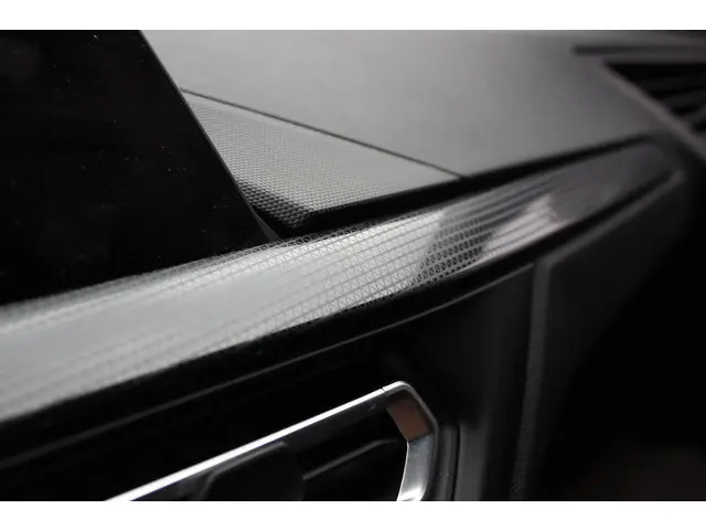 BMW 1 Serie 116d Executive Edition 2020 Diesel 36
