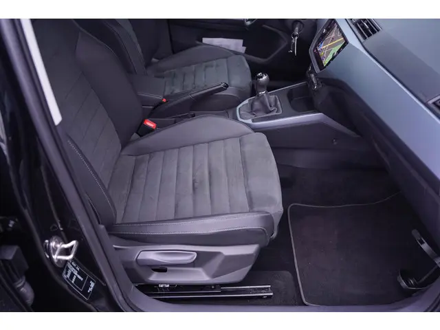 SEAT Arona 1.0 TSI Style Ambition 2021 Benzine 32