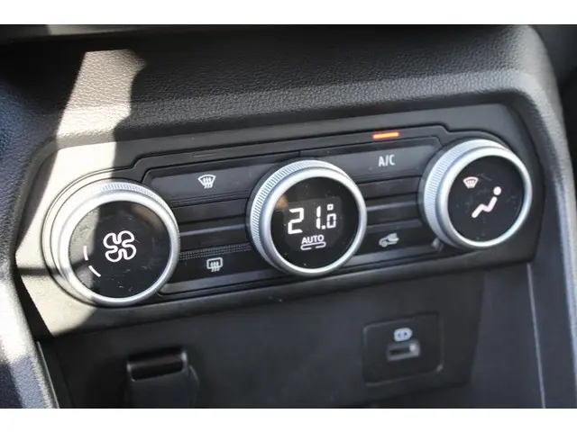 Dacia Jogger 1.0 TCe 110 Extreme 2023 Benzine 12