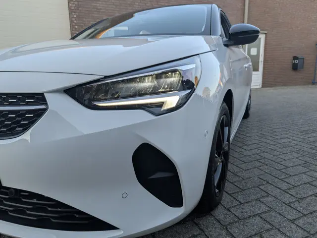 Opel Corsa 1.2 Elegance 2023 Benzine 12