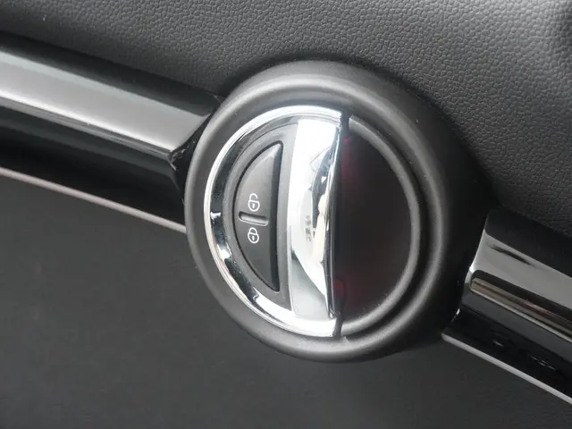 MINI 3-Deurs Cooper 2022 Benzine 18