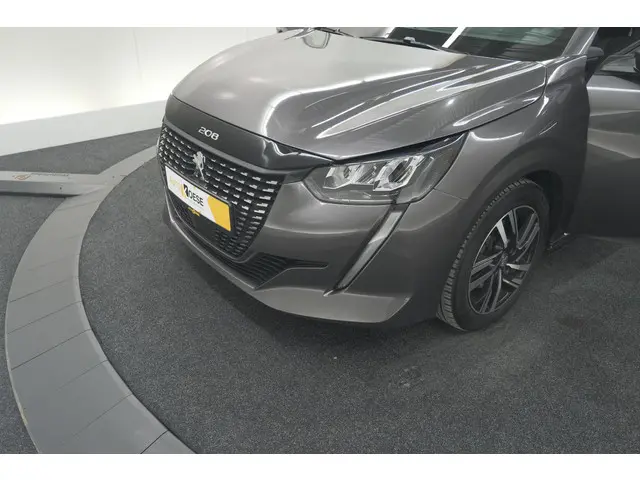 Peugeot 208 PureTech 100 EAT8 Allure 2020 Benzine 17