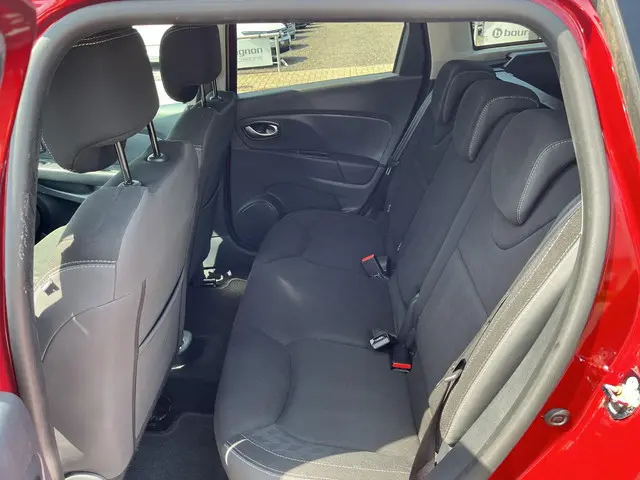 Renault Clio Estate 0.9 TCe Limited 2019 Benzine 17