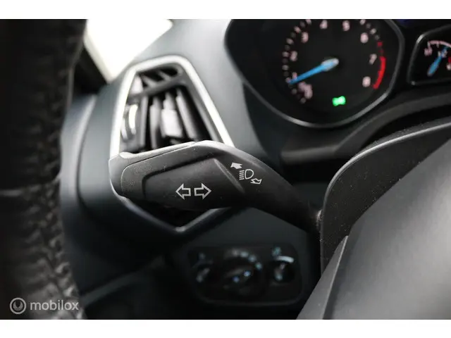 Ford C-MAX 1.0 Titanium plus 2014 Benzine 24