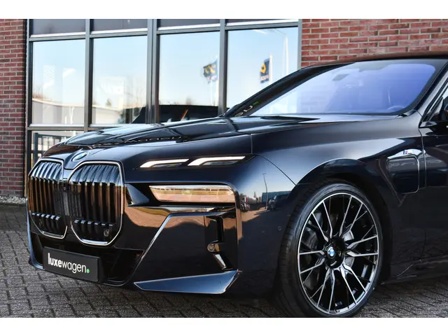 BMW 7 Serie 750e xDrive M-Sport 2025 Hybride Benzine 21