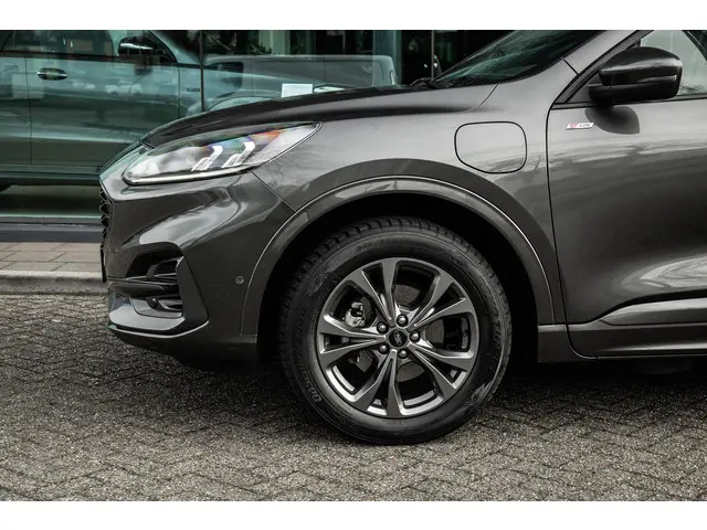 Ford Kuga 2.5 PHEV ST-Line 2022 Hybride Benzine 36