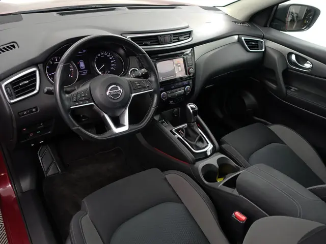 Nissan QASHQAI 1.2 N-Connecta Aut- 2018 Benzine 2