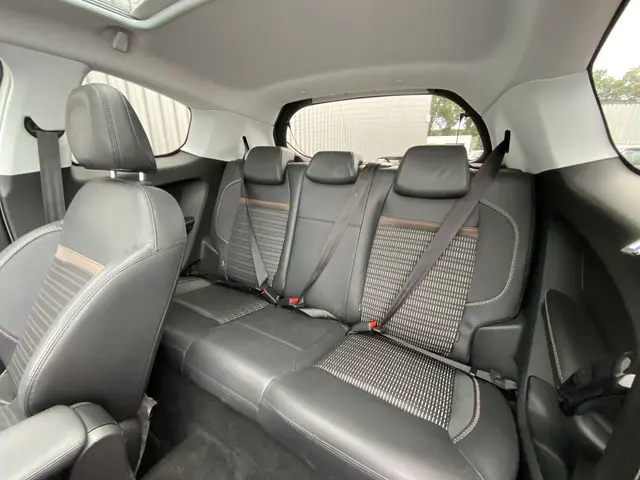 Peugeot 208 1.2 VTi Allure 2012 Benzine 6