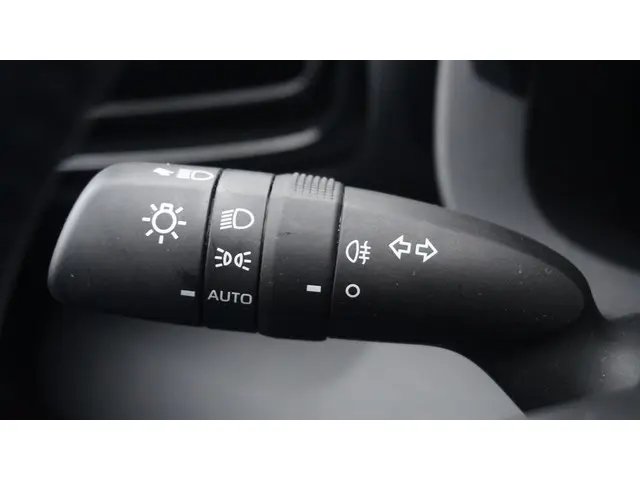 Mazda 2 Hybrid 1.5 Centre-line 2025 Hybride Benzine 18