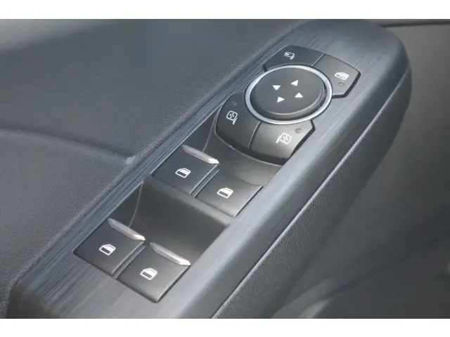 Ford Kuga 1.5 EcoBoost Titanium 2021 Benzine 24