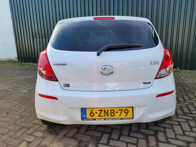Hyundai i20 1.2 HP i-Motion 2015 Benzine 4