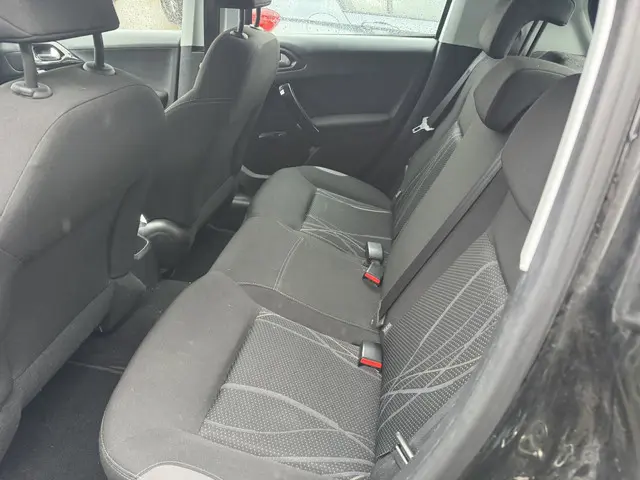 Peugeot 208 1.4 HDi Active 2013 Diesel 8