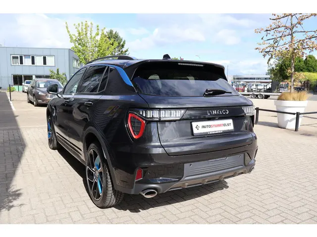 Lynk & Co 01 Lynk&Co 1.5 2023 Hybride Benzine 9