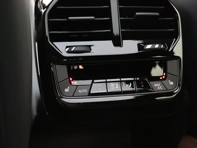 BMW iX xDrive40 2024 Elektrisch 33