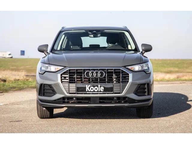 Audi Q3 45 TFSI e edition 2021 Hybride Benzine 2