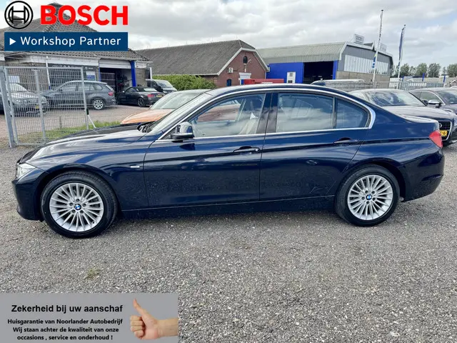 BMW 3 Serie 320i Upgrade Edition 2013 Benzine 11