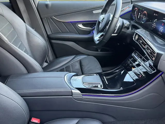 Mercedes-Benz EQC 400 4MATIC AMG 2021 Elektrisch 17