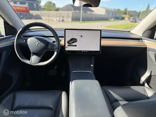 Tesla Model Y Long Range AWD 75 kWh 2021 Elektrisch 15