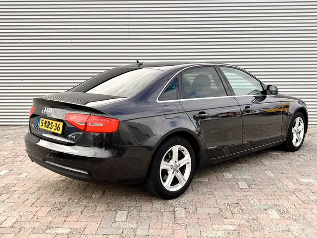 Audi A4 Limousine 1.8 TFSI Business Edition 2013 Benzine 2
