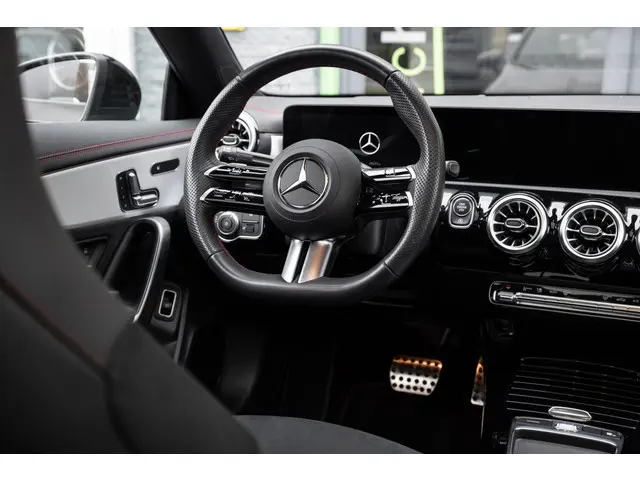Mercedes-Benz CLA 180 AMG Line 2024 Benzine 20