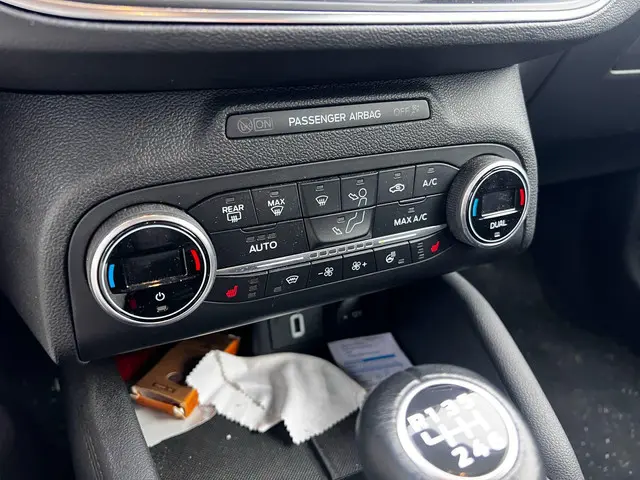 Ford Focus 1.5 EcoBoost Titanium Business 2020 Benzine 9