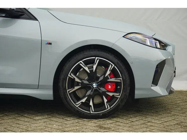 BMW 1 Serie 5-deurs 120 2025 Benzine 4