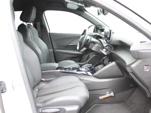Peugeot 2008 1.2 PureTech GT-Line 2021 Benzine 9