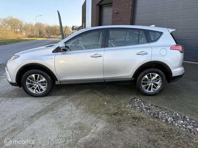 Toyota RAV4 2.5 Hybrid Style 2016 Hybride Benzine 4