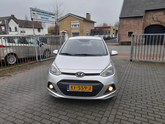 Hyundai i10 1.0i i-Motion Comfort 2016 Benzine 13