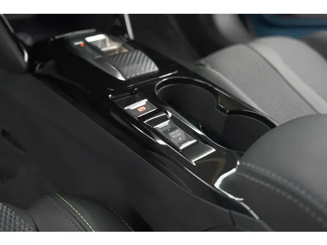 Peugeot 2008 Hybrid 145 e-DCS6 GT 2025 Hybride Benzine 42