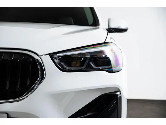 BMW X1 xDrive25e High Executive 2022 Hybride Benzine 27