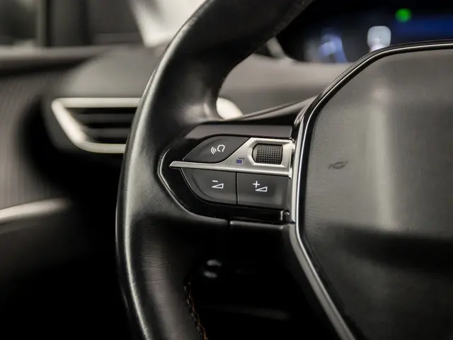 Peugeot 5008 1.2 PureTech Sport 7 Persoons 2017 Benzine 18